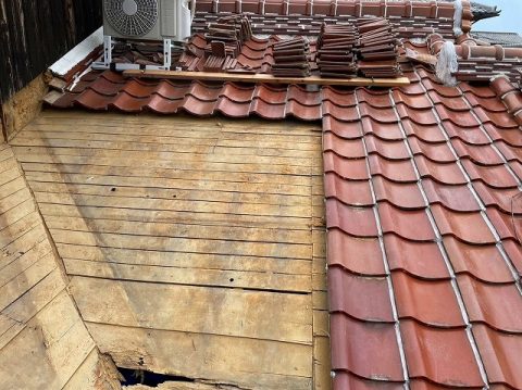 明石市　屋根補修工事　瓦　バラシ